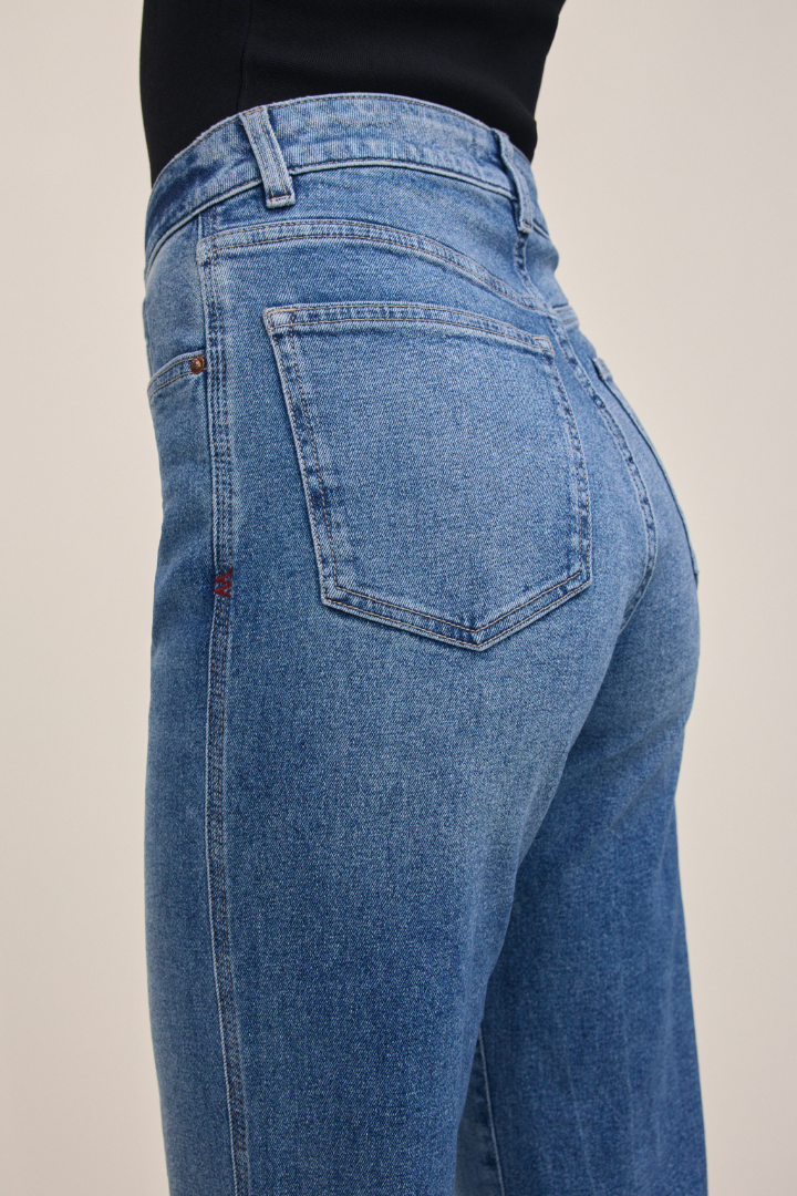 SAT - 90s Straight Leg