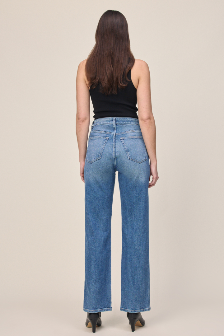 SAT - 90s Straight Leg