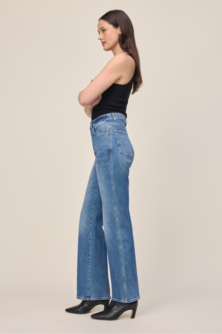 SAT - 90s Straight Leg