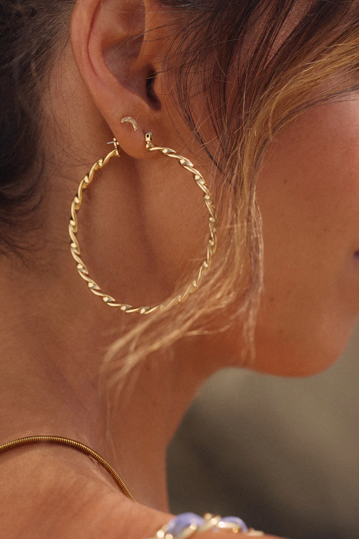 Hanalei Twist Tube Hoop - Gold