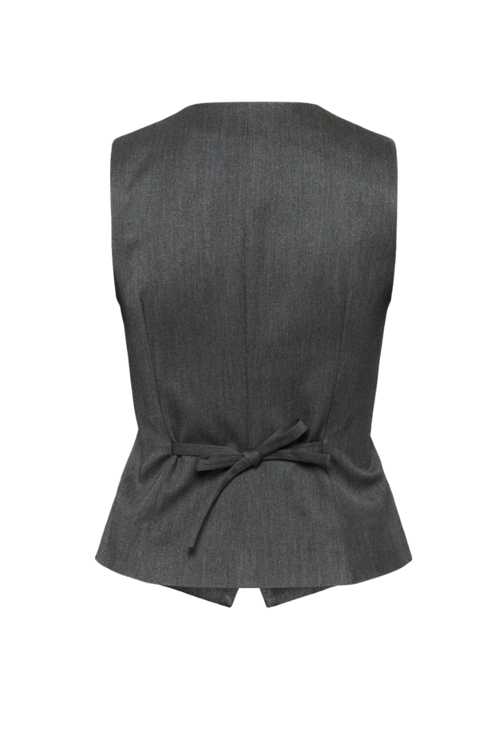 Brunilda Vest