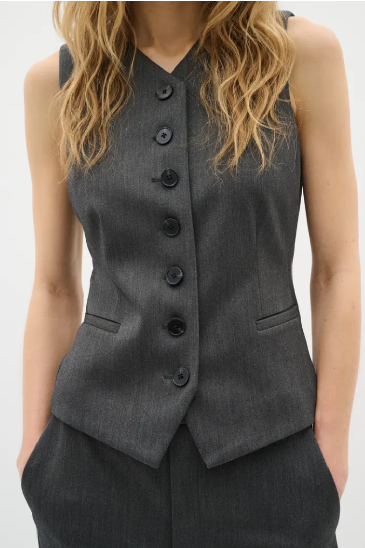 Brunilda Vest