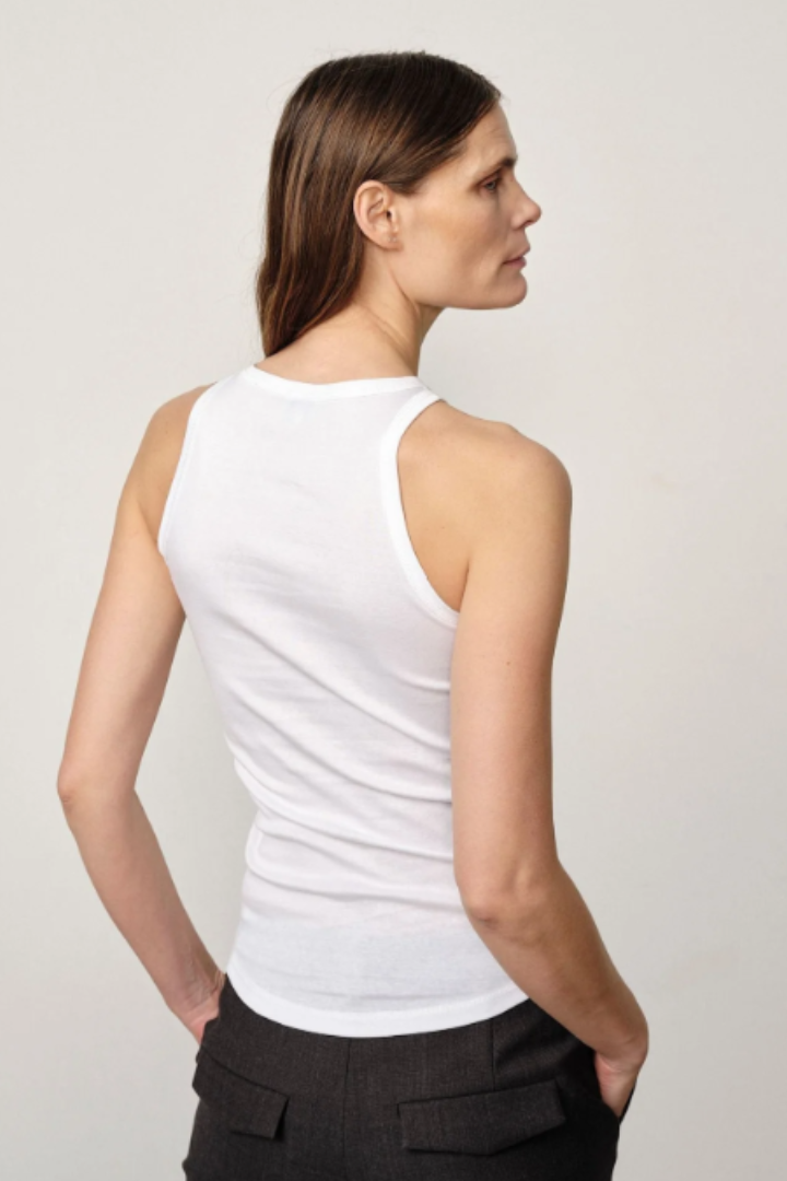 Sabina Tank