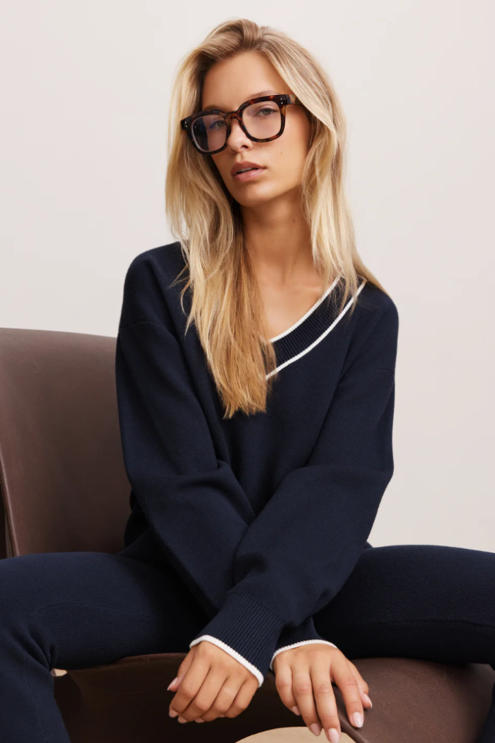 Olly Vneck Sweater