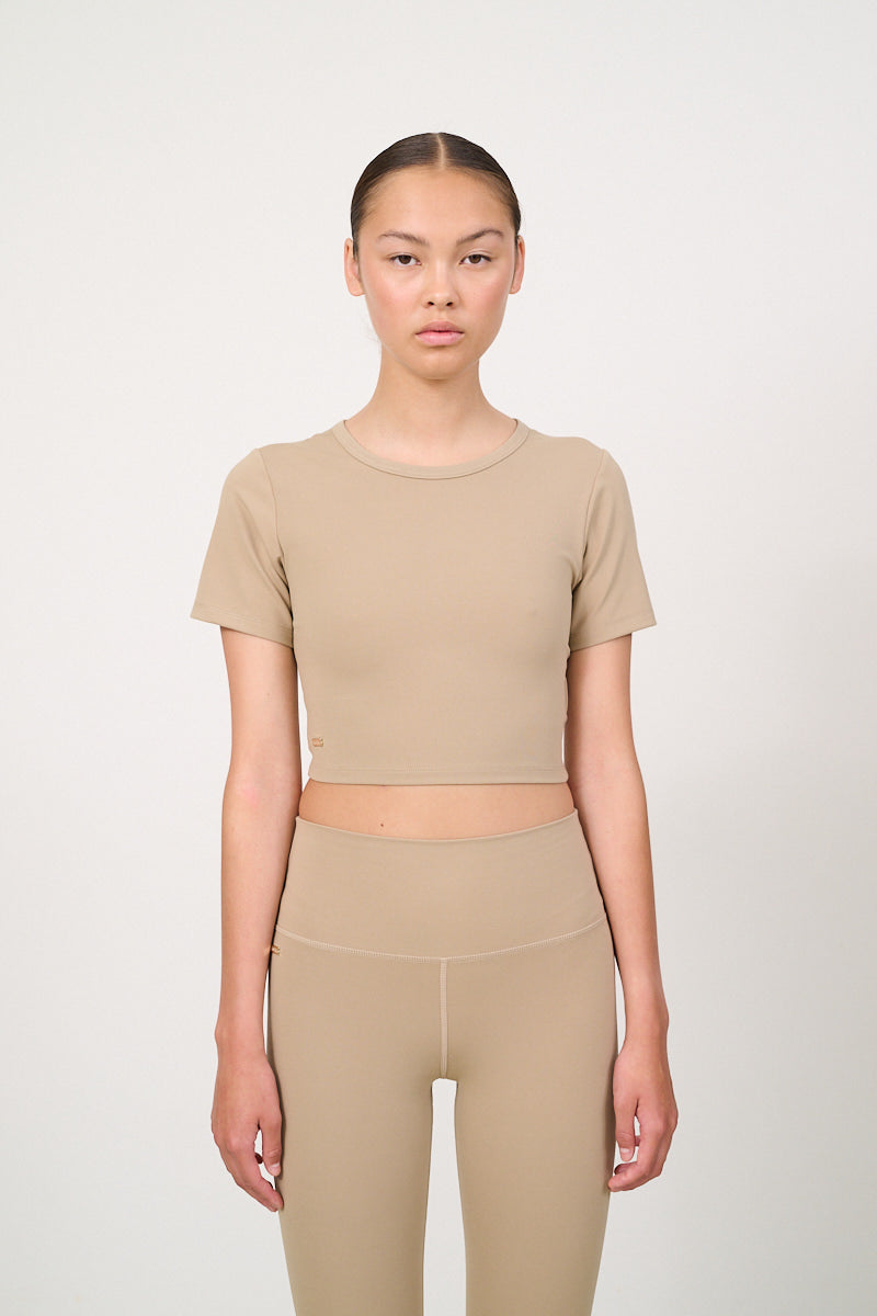 Lune Active Short sleeve cropped beige tan tee bodycon contour