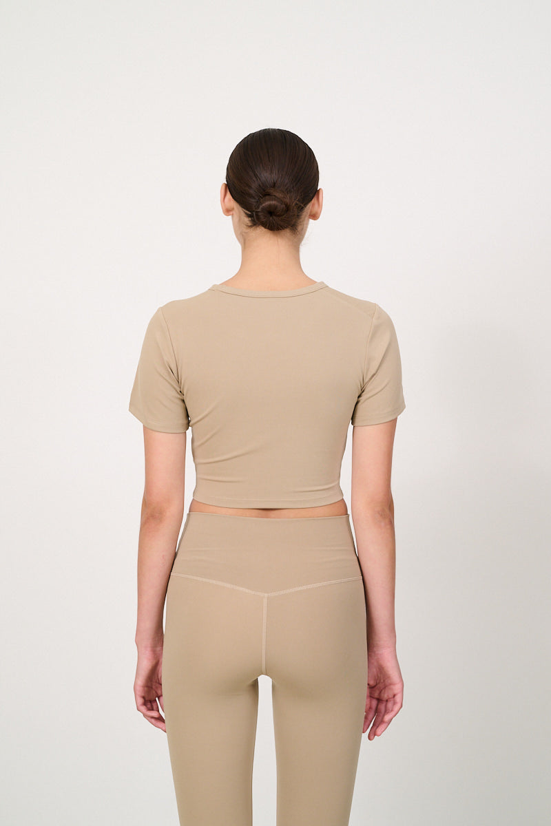 Lune Active Short sleeve cropped beige tan tee bodycon contour