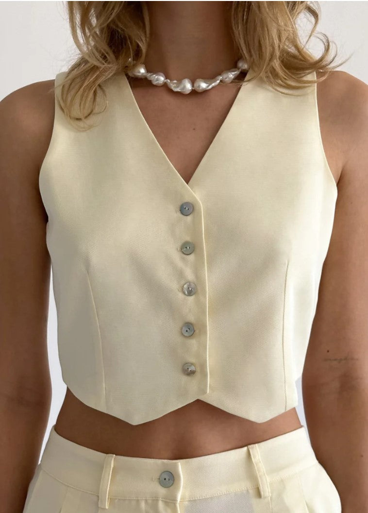 donni creme twill lyocell vest pearl cropped