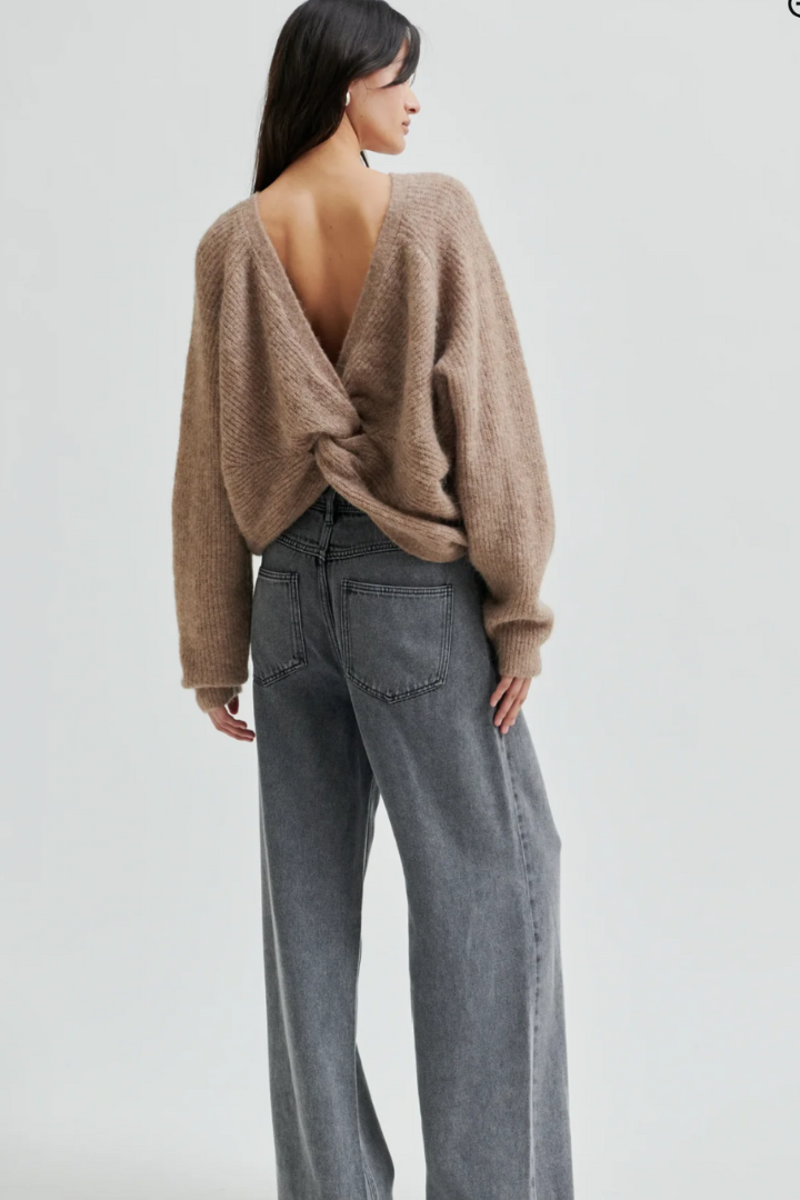 Flare Sweater, close-up detail