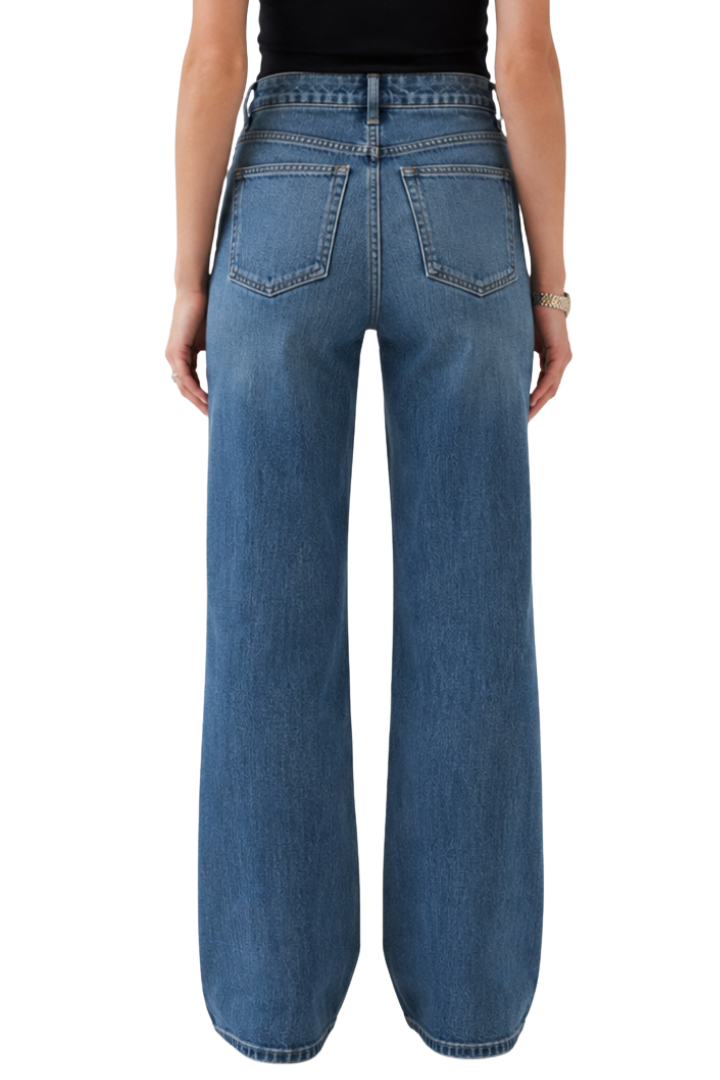 Gestuz Jade Straight Jeans — comfort stretch denim designed for everyday wear and ease of movement.