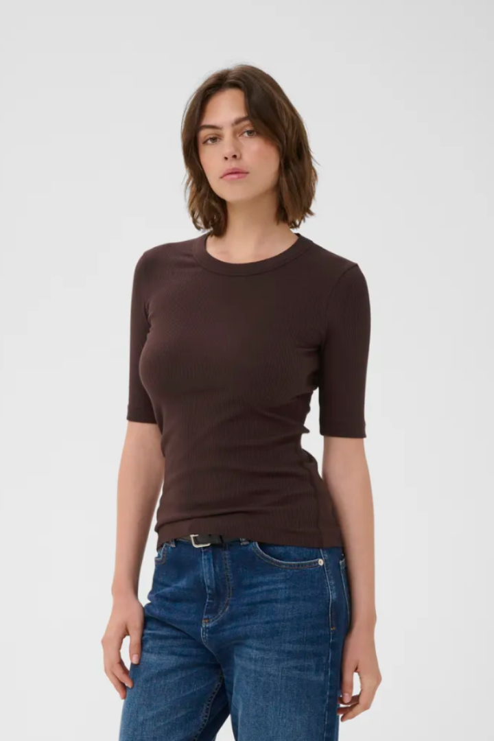 Dagna Tee