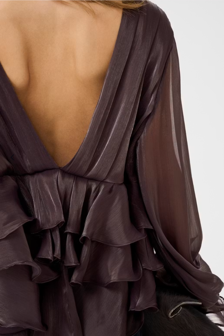 Licie Top, close-up neckline detail