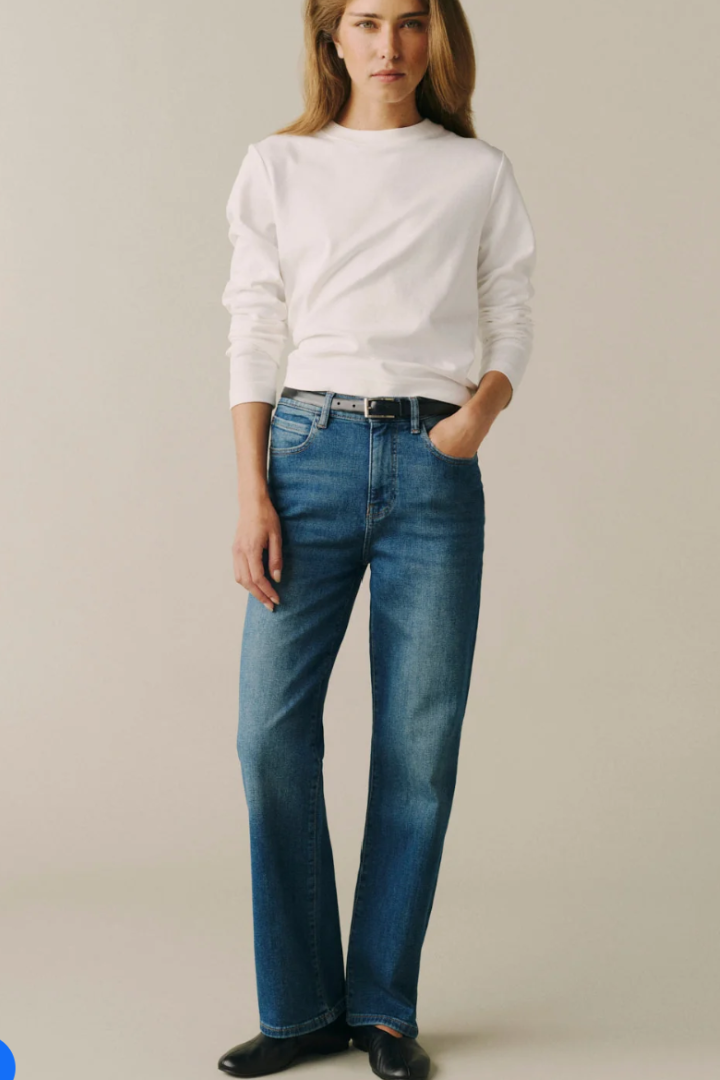 Vancouver Straight Jean in Honeymoon wash, front view