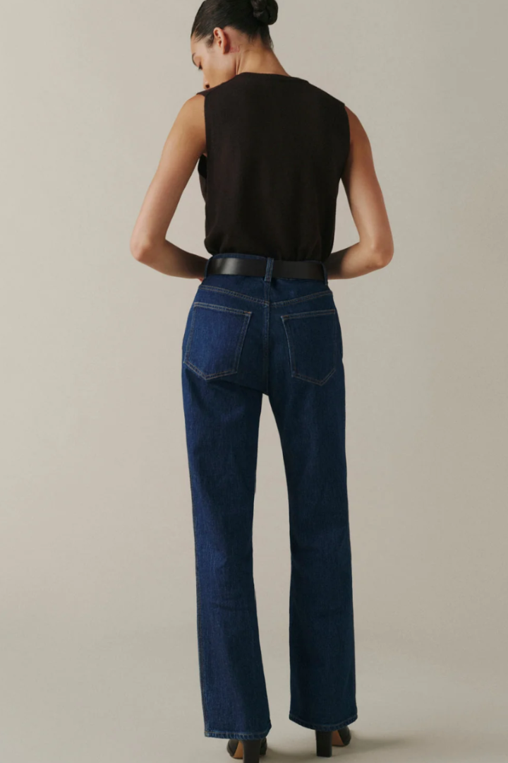 SAT 90s Straight Jean styled look