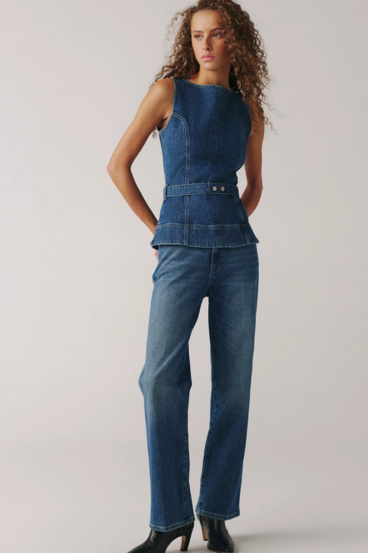 SAT 90s Straight Jean, back pocket detail