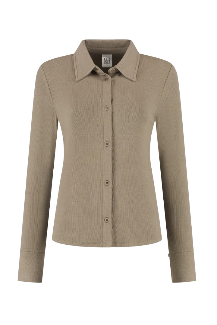 Lune Active Mila Blouse in Beige — a polished everyday blouse for workdays and travel.