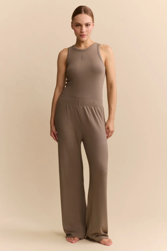 Lune Active Mila Pant in Beige — soft modal blend fabric for everyday comfort.