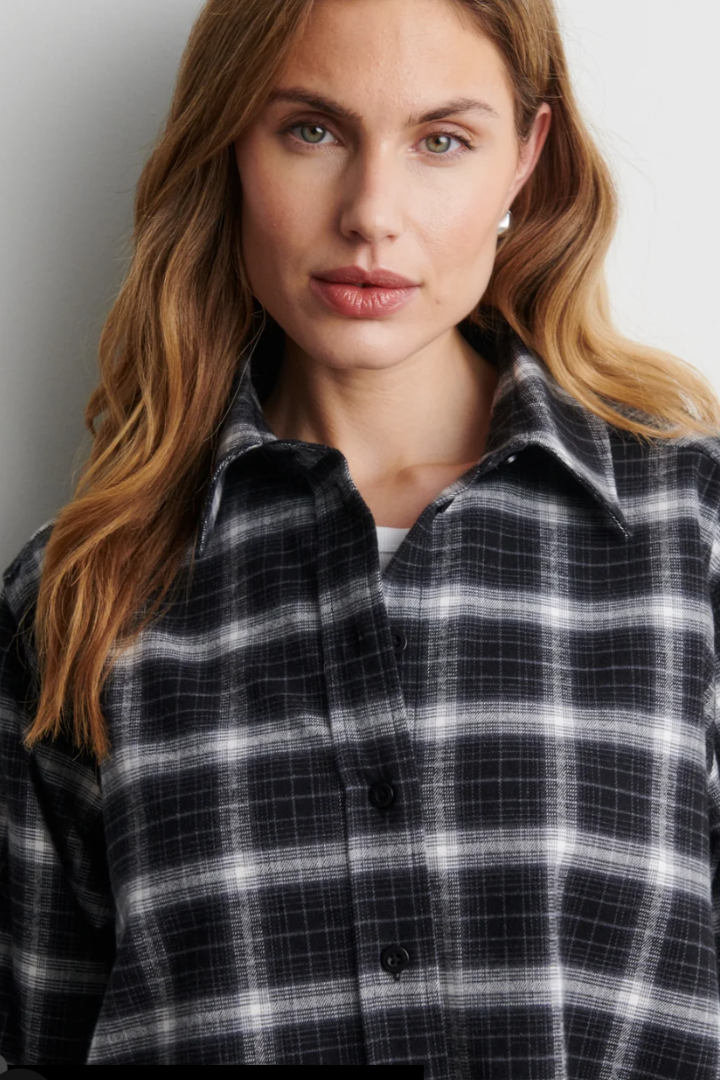 Genola Shirt