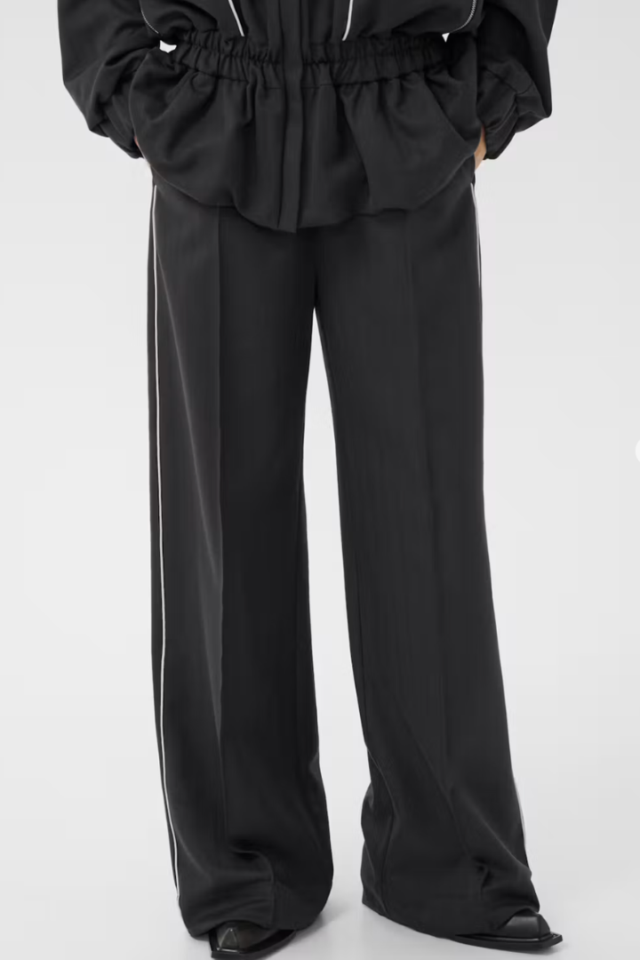 Alezia Pant