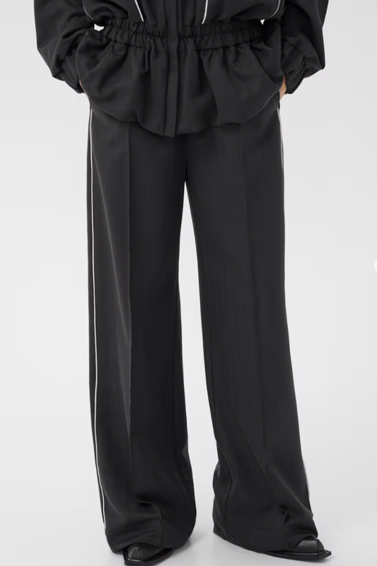 Alezia Pant