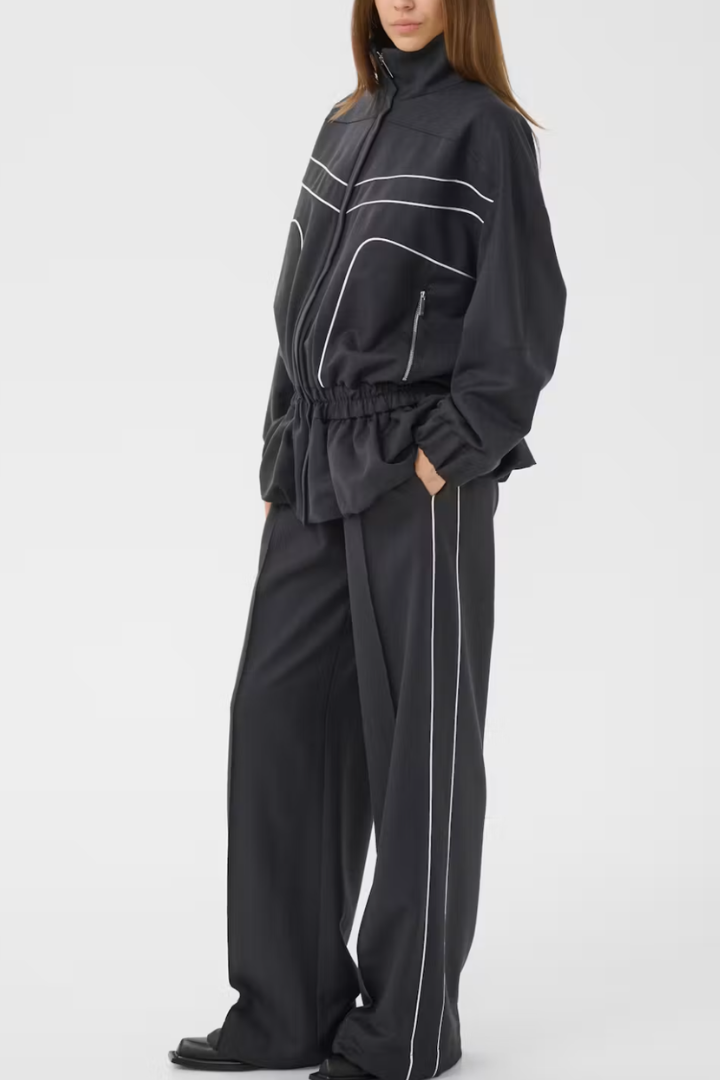 Alezia Pant