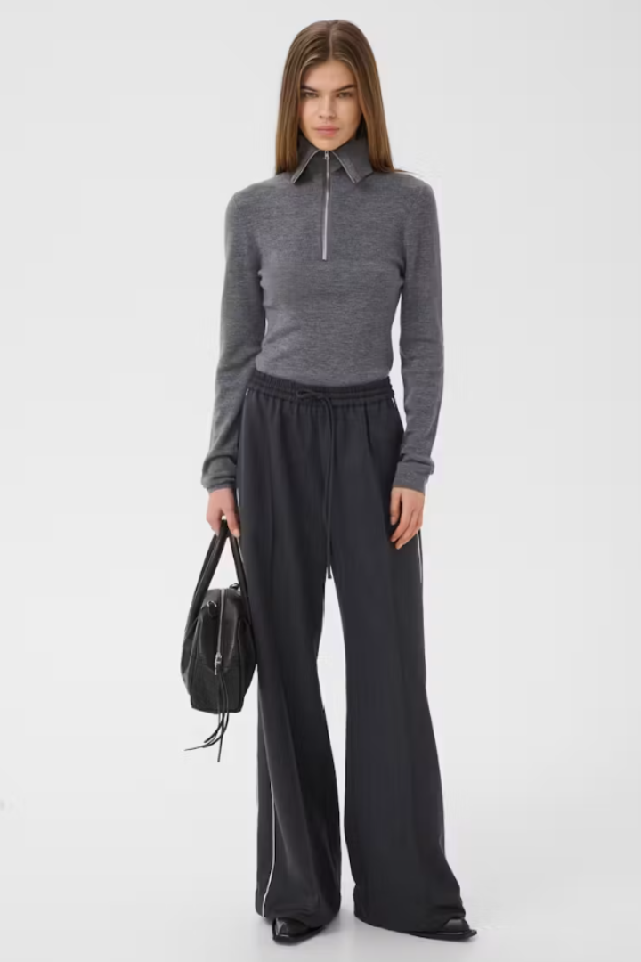 Alezia Pant