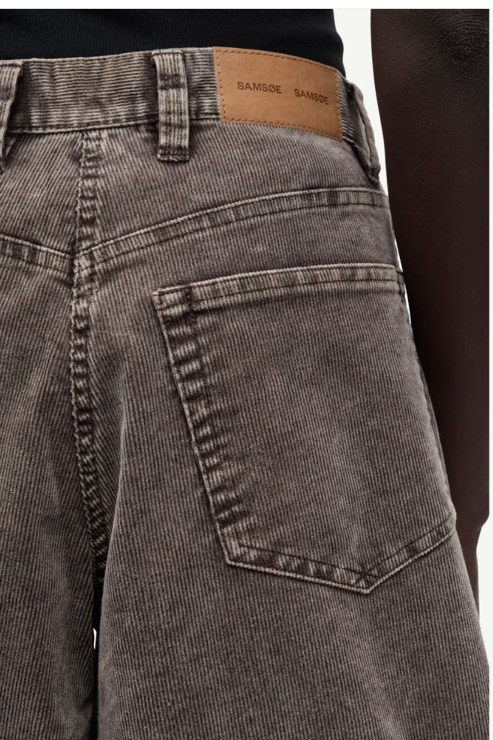 Samsøe Samsøe Saharper Coulottes — corduroy shorts in brown, view 3